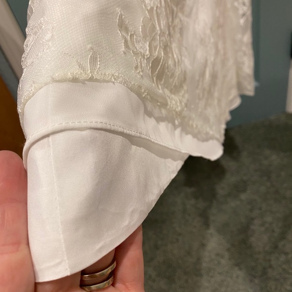 Ivory Lace Wedding dress - Picture 9 of 12